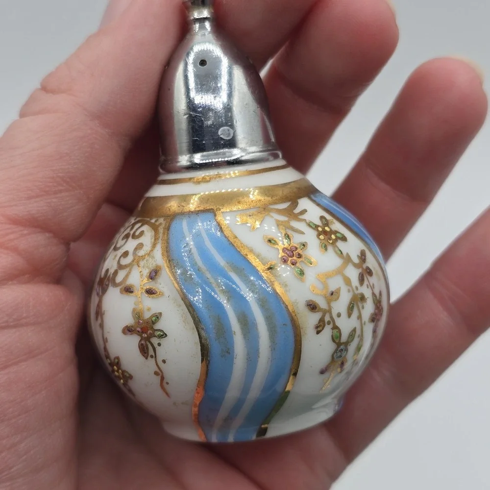 Vtg‎ Midcentury Table Salt & Pepper Shakers American Cut Crystal Import Blue